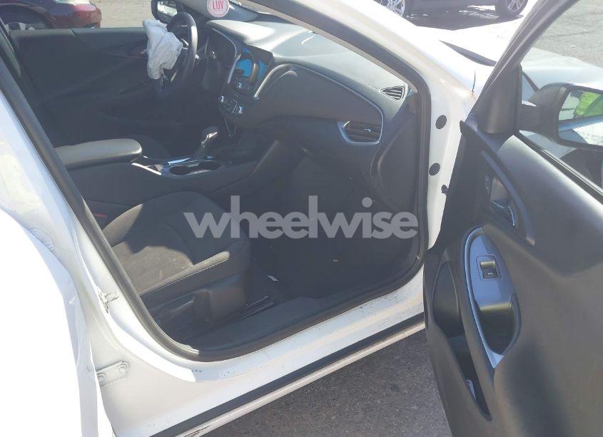 Photo 5 of 2021 Chevrolet Malibu FWD LS (VIN 1G1ZB5ST6MF055943)