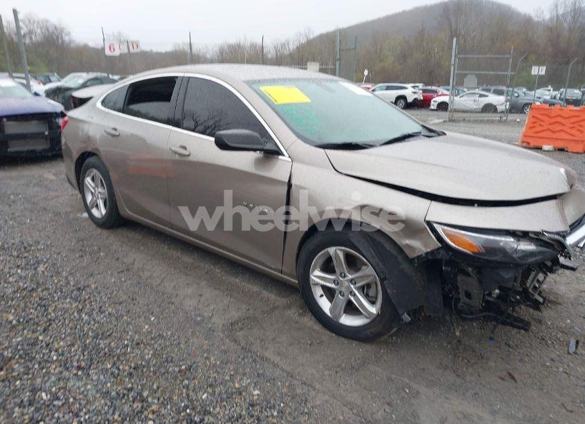 2022 Chevrolet Malibu FWD LS (VIN 1G1ZB5ST6NF211058) main photo