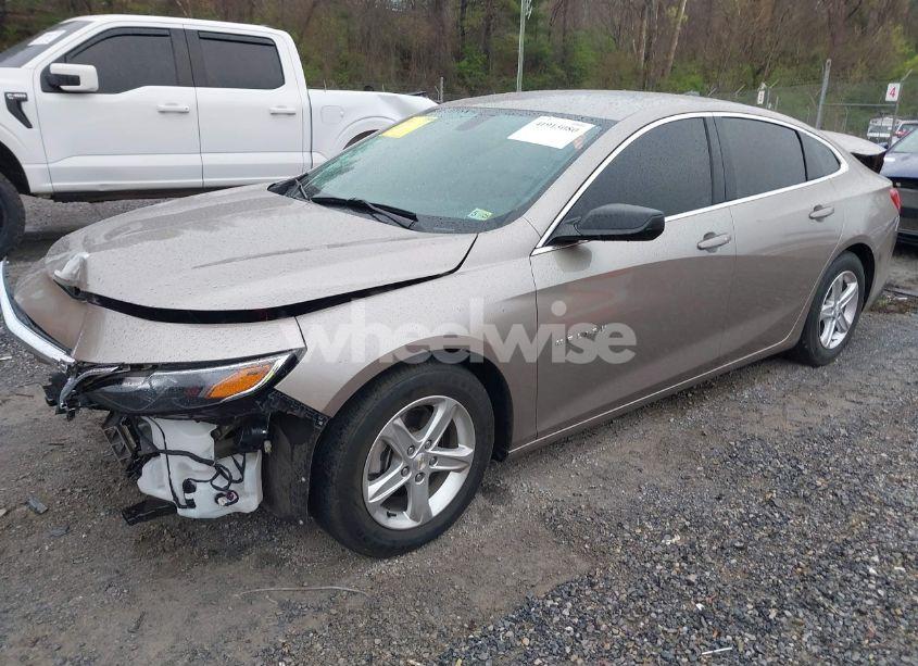 Photo 2 of 2022 Chevrolet Malibu FWD LS (VIN 1G1ZB5ST6NF211058)