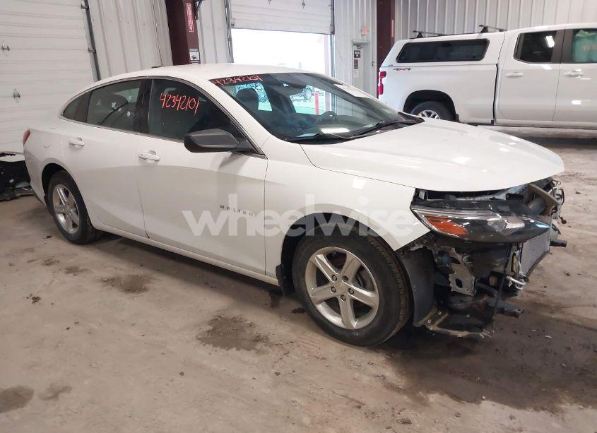 2022 Chevrolet Malibu FWD LS (VIN 1G1ZB5ST6NF211528) main photo