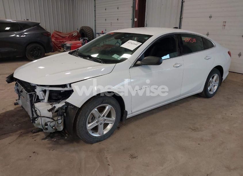 Photo 2 of 2022 Chevrolet Malibu FWD LS (VIN 1G1ZB5ST6NF211528)