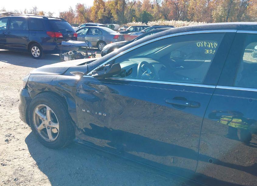 Photo 22 of 2016 Chevrolet Malibu LS (VIN 1G1ZB5ST7GF301600)