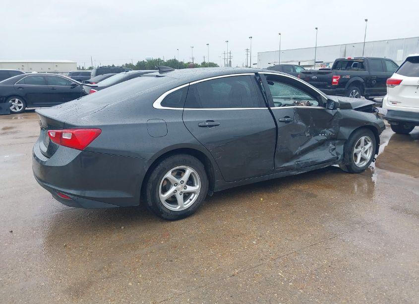Photo 4 of 2017 Chevrolet Malibu LS (VIN 1G1ZB5ST7HF101513)
