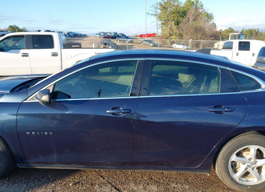 Photo 15 of 2017 Chevrolet Malibu LS (VIN 1G1ZB5ST7HF109045)