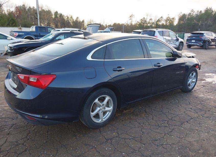 Photo 4 of 2017 Chevrolet Malibu LS (VIN 1G1ZB5ST7HF109045)