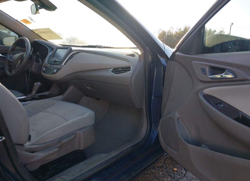 Photo 5 of 2017 Chevrolet Malibu LS (VIN 1G1ZB5ST7HF109045)