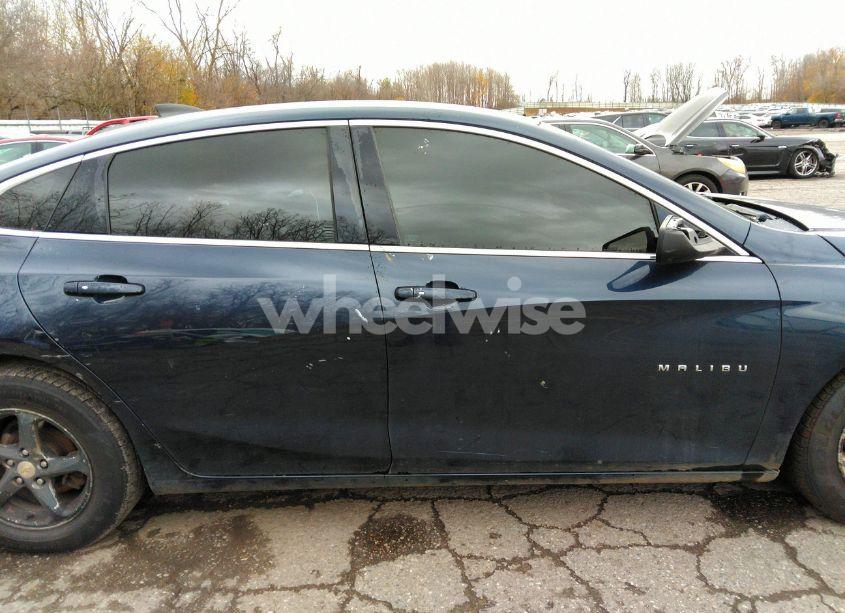 Photo 12 of 2017 Chevrolet Malibu LS (VIN 1G1ZB5ST7HF113466)