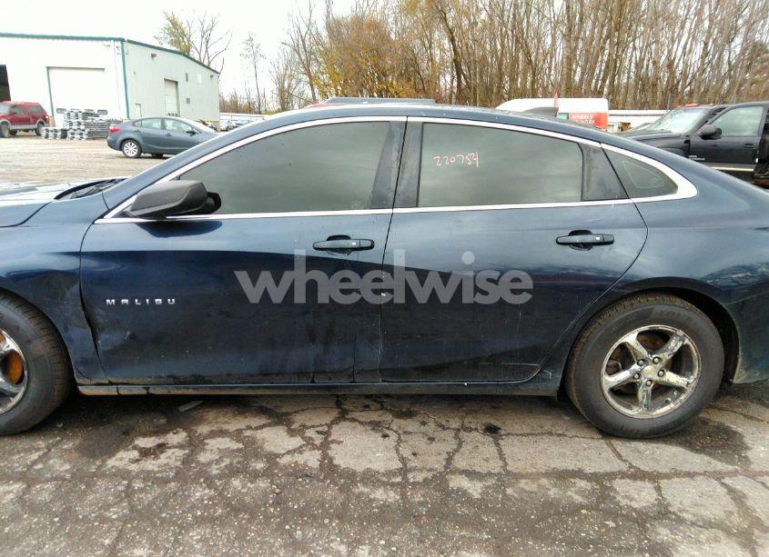 Photo 13 of 2017 Chevrolet Malibu LS (VIN 1G1ZB5ST7HF113466)