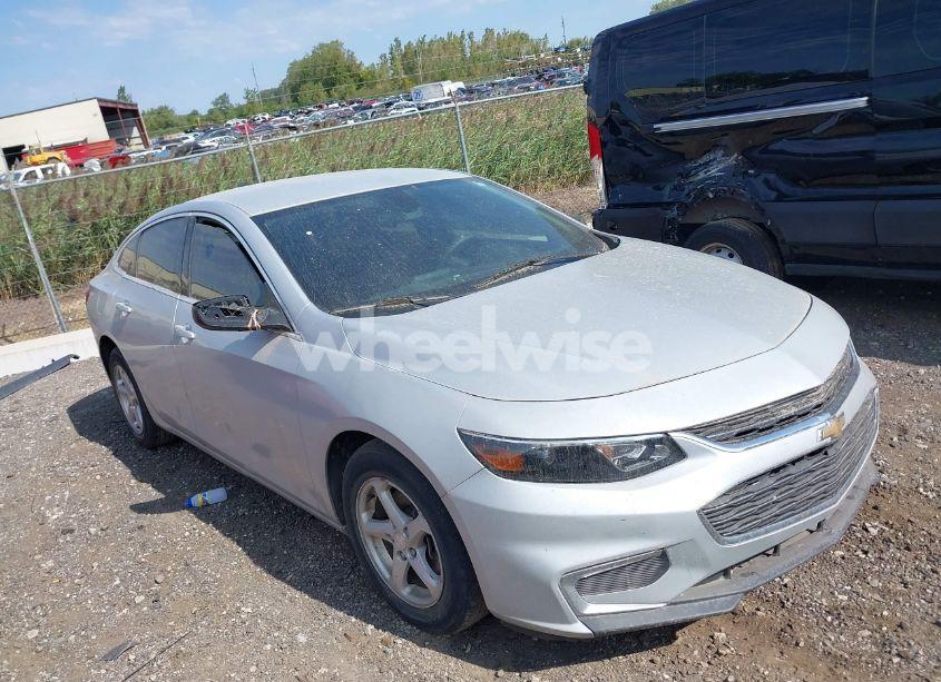 2017 Chevrolet Malibu LS (VIN 1G1ZB5ST7HF143695) main photo