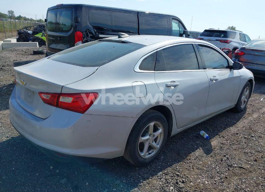 Photo 4 of 2017 Chevrolet Malibu LS (VIN 1G1ZB5ST7HF143695)