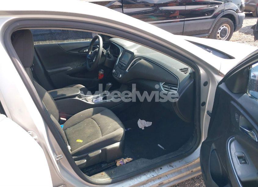 Photo 5 of 2017 Chevrolet Malibu LS (VIN 1G1ZB5ST7HF143695)