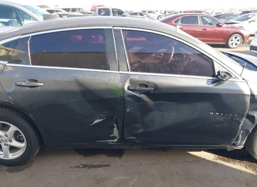 Photo 13 of 2017 Chevrolet Malibu LS (VIN 1G1ZB5ST7HF166703)