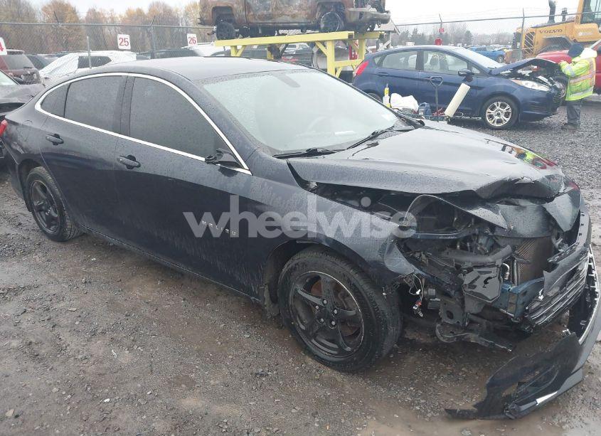 2017 Chevrolet Malibu LS (VIN 1G1ZB5ST7HF190452) main photo