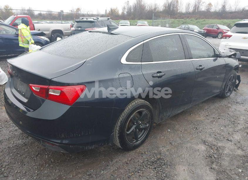 Photo 4 of 2017 Chevrolet Malibu LS (VIN 1G1ZB5ST7HF190452)
