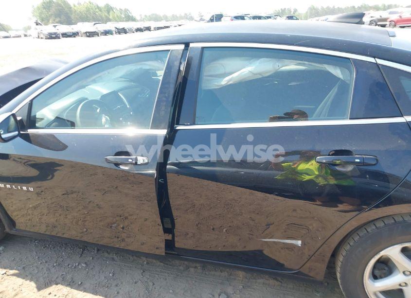 Photo 15 of 2017 Chevrolet Malibu LS (VIN 1G1ZB5ST7HF197126)