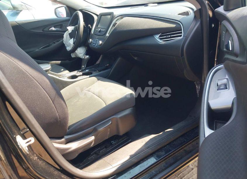 Photo 5 of 2017 Chevrolet Malibu LS (VIN 1G1ZB5ST7HF197126)