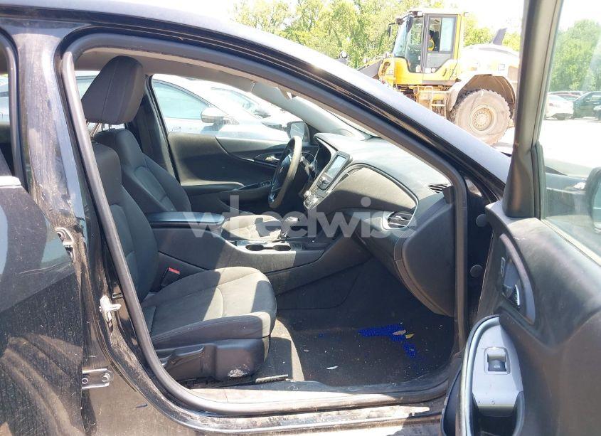 Photo 5 of 2017 Chevrolet Malibu LS (VIN 1G1ZB5ST7HF209534)