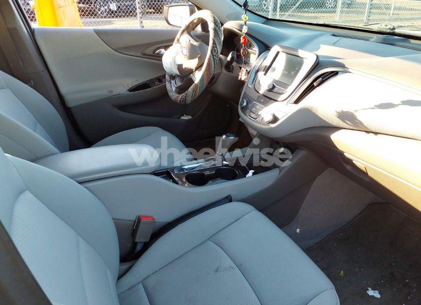 Photo 5 of 2017 Chevrolet Malibu LS (VIN 1G1ZB5ST7HF211722)