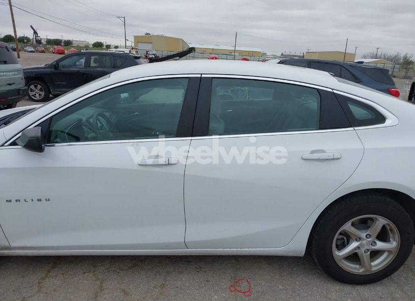 Photo 15 of 2017 Chevrolet Malibu LS (VIN 1G1ZB5ST7HF239407)