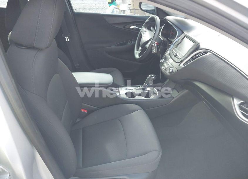 Photo 5 of 2017 Chevrolet Malibu LS (VIN 1G1ZB5ST7HF245983)