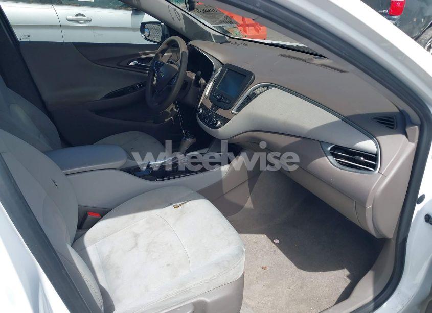 Photo 5 of 2017 Chevrolet Malibu LS (VIN 1G1ZB5ST7HF276411)