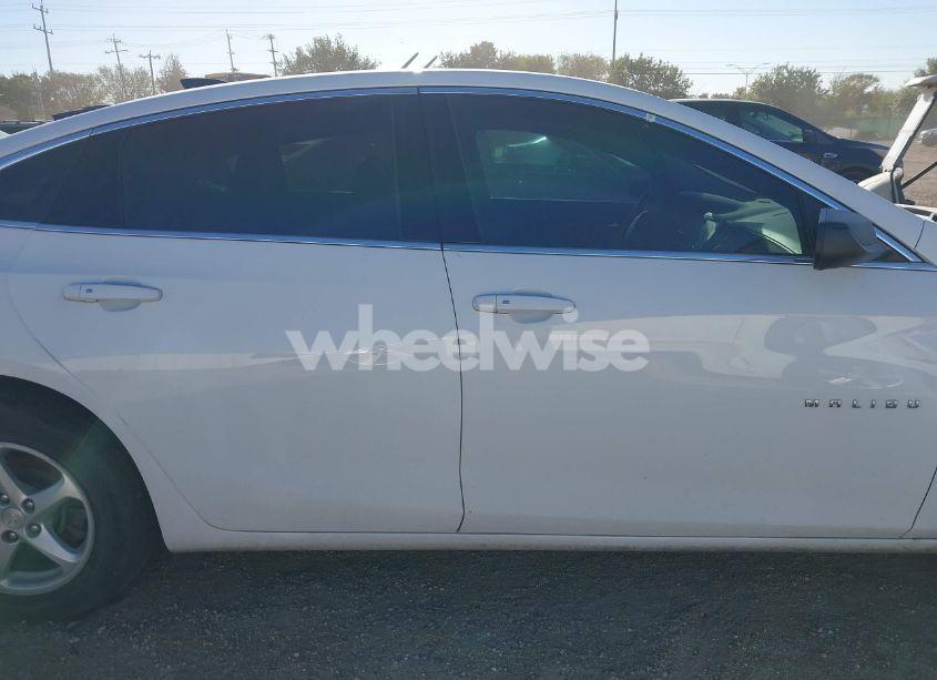 Photo 14 of 2018 Chevrolet Malibu 1LS (VIN 1G1ZB5ST7JF108371)