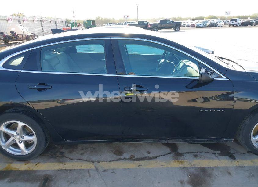 Photo 14 of 2018 Chevrolet Malibu 1LS (VIN 1G1ZB5ST7JF113568)