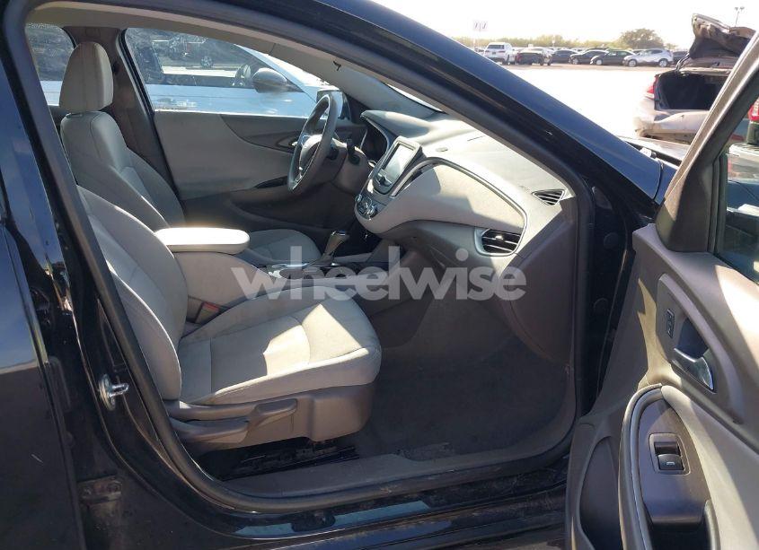 Photo 5 of 2018 Chevrolet Malibu 1LS (VIN 1G1ZB5ST7JF113568)