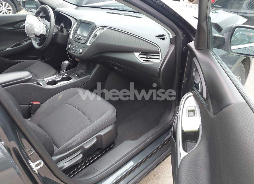 Photo 5 of 2018 Chevrolet Malibu 1LS (VIN 1G1ZB5ST7JF188271)