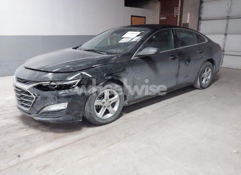Photo 2 of 2019 Chevrolet Malibu 1LS (VIN 1G1ZB5ST7KF145695)