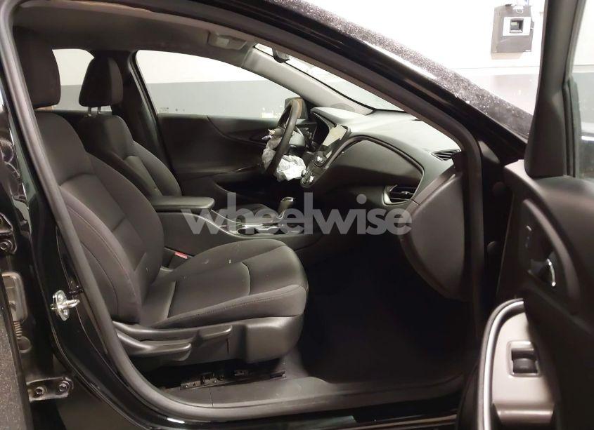 Photo 5 of 2019 Chevrolet Malibu 1LS (VIN 1G1ZB5ST7KF145695)