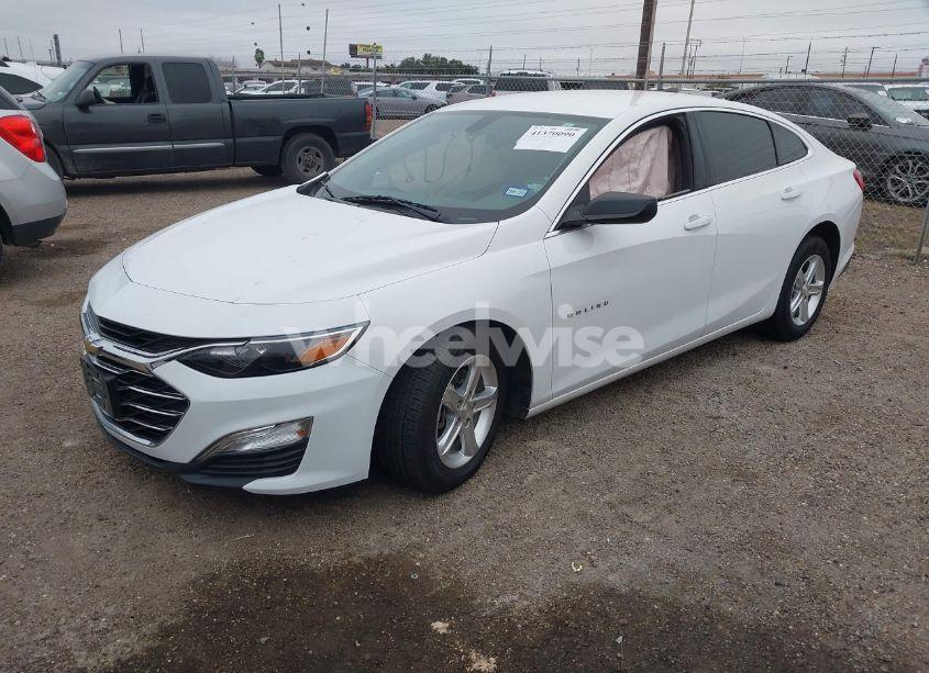Photo 2 of 2019 Chevrolet Malibu 1LS (VIN 1G1ZB5ST7KF182617)