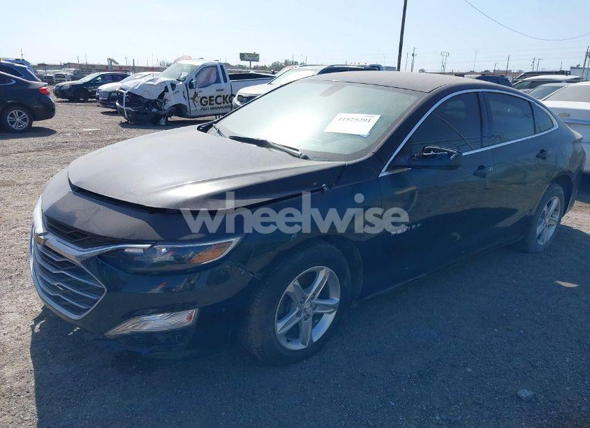 Photo 2 of 2019 Chevrolet Malibu 1LS (VIN 1G1ZB5ST7KF211629)