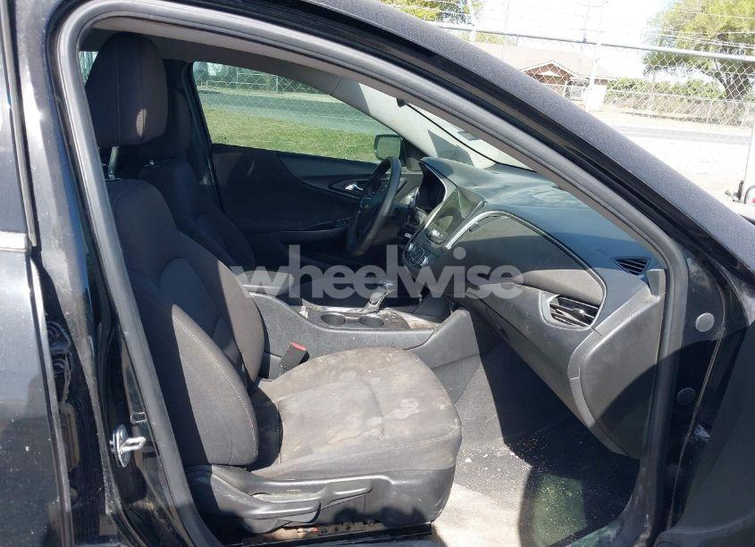 Photo 5 of 2019 Chevrolet Malibu 1LS (VIN 1G1ZB5ST7KF211629)