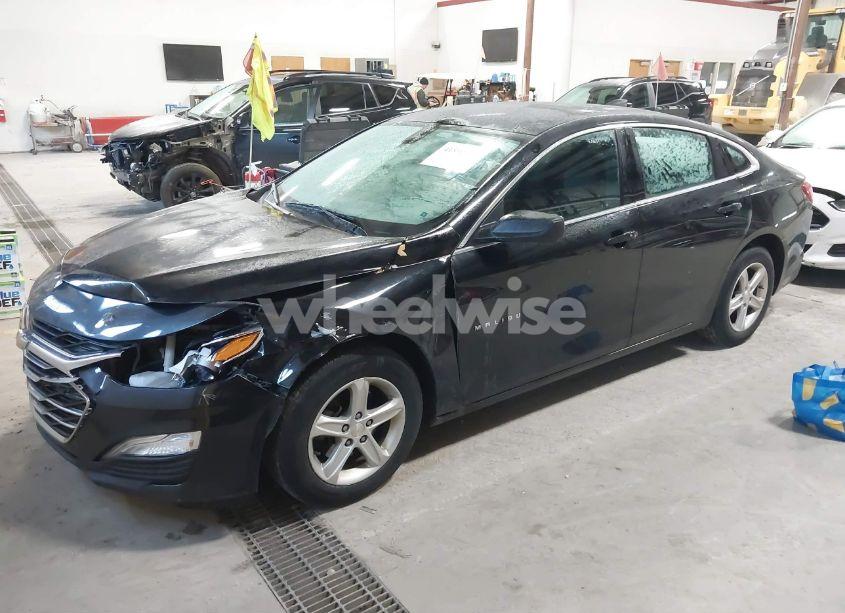 Photo 2 of 2019 Chevrolet Malibu 1LS (VIN 1G1ZB5ST7KF213820)