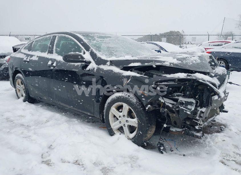 2020 Chevrolet Malibu FWD LS (VIN 1G1ZB5ST7LF007687) main photo