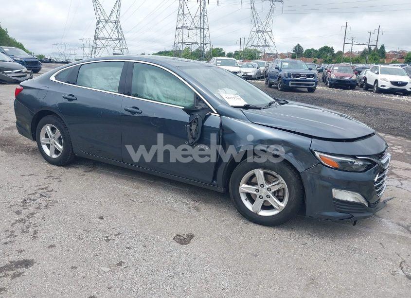 2021 Chevrolet Malibu FWD LS (VIN 1G1ZB5ST7MF014480) main photo
