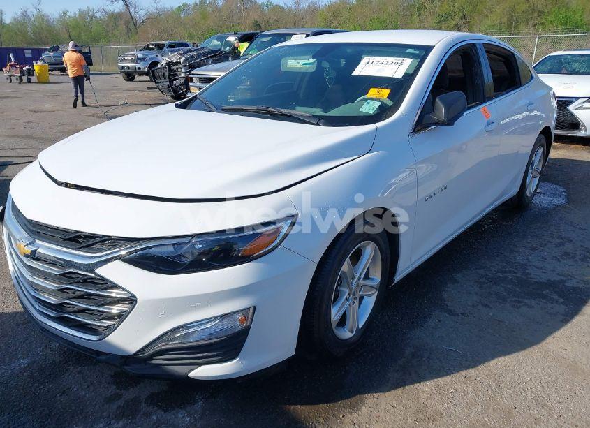 Photo 2 of 2022 Chevrolet Malibu FWD LS (VIN 1G1ZB5ST7NF206130)