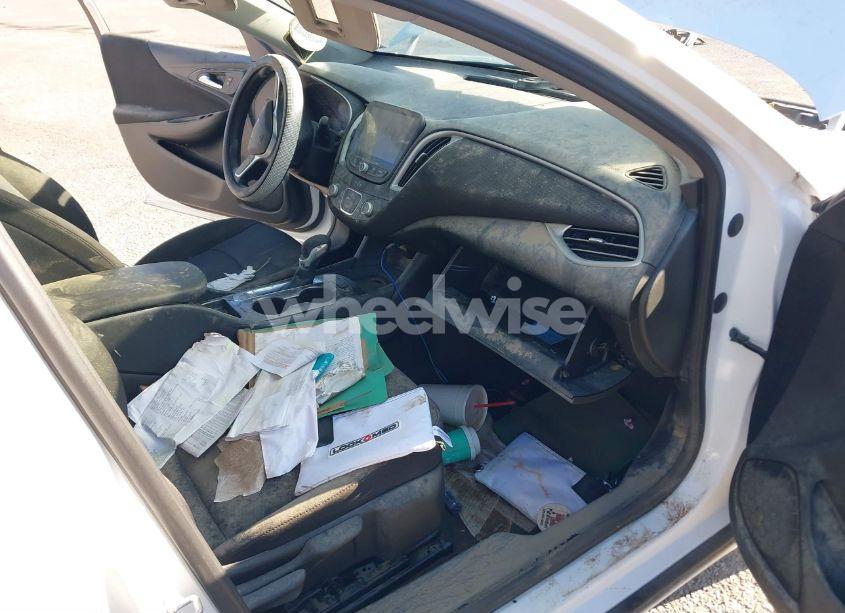 Photo 5 of 2022 Chevrolet Malibu FWD LS (VIN 1G1ZB5ST7NF206130)