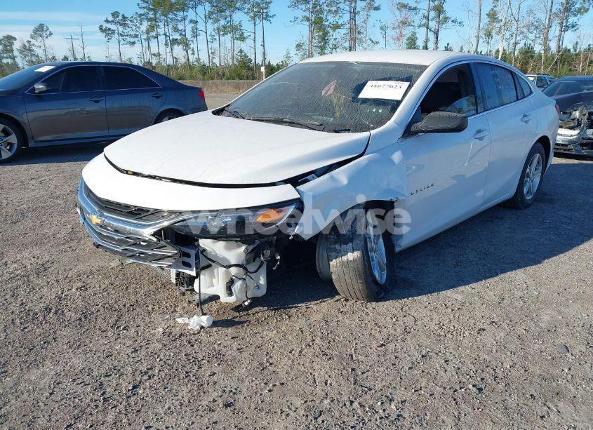 Photo 2 of 2022 Chevrolet Malibu FWD LS (VIN 1G1ZB5ST7NF213532)