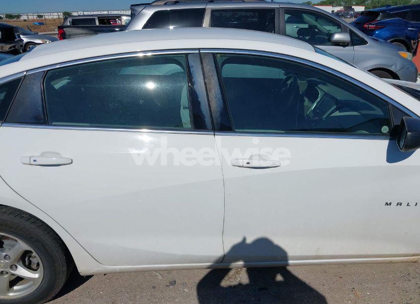 Photo 13 of 2016 Chevrolet Malibu LS (VIN 1G1ZB5ST8GF181550)