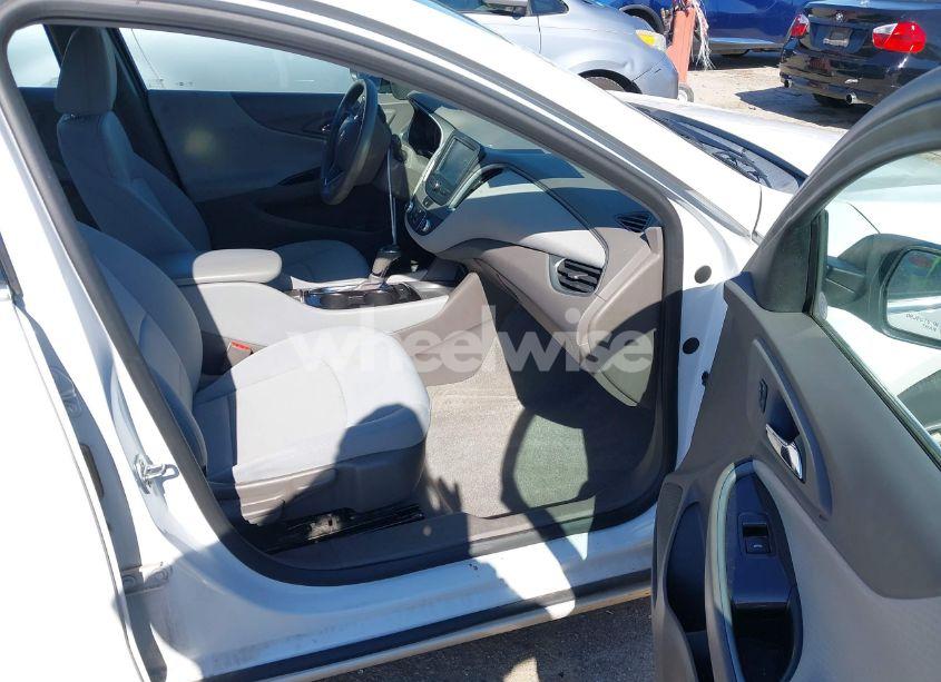 Photo 5 of 2016 Chevrolet Malibu LS (VIN 1G1ZB5ST8GF181550)