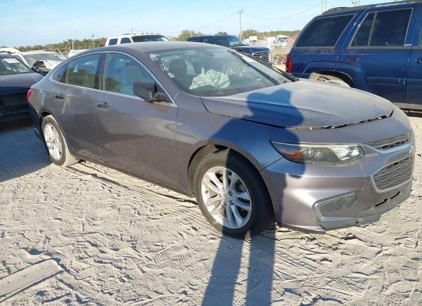 2017 Chevrolet Malibu LS (VIN 1G1ZB5ST8HF104503) main photo