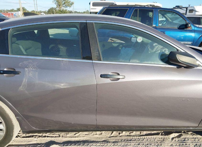 Photo 13 of 2017 Chevrolet Malibu LS (VIN 1G1ZB5ST8HF104503)