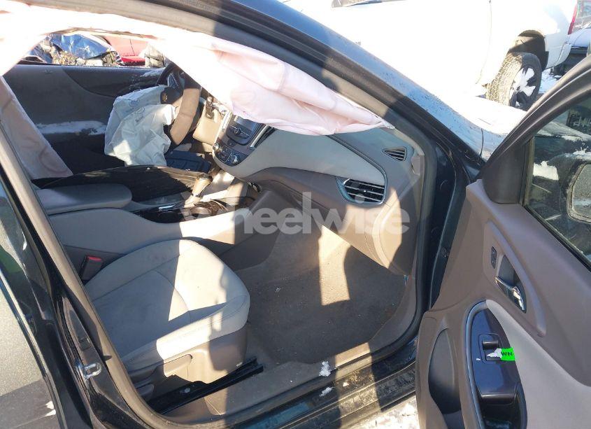 Photo 5 of 2017 Chevrolet Malibu LS (VIN 1G1ZB5ST8HF110849)