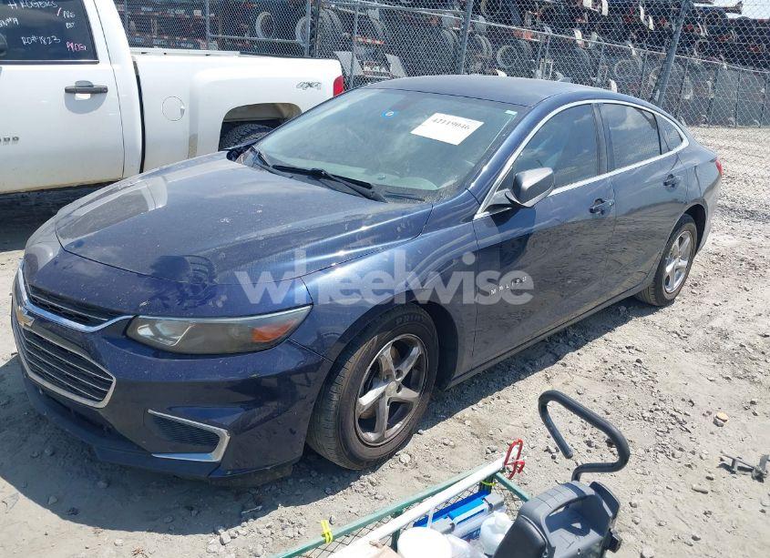 Photo 2 of 2017 Chevrolet Malibu LS (VIN 1G1ZB5ST8HF143818)