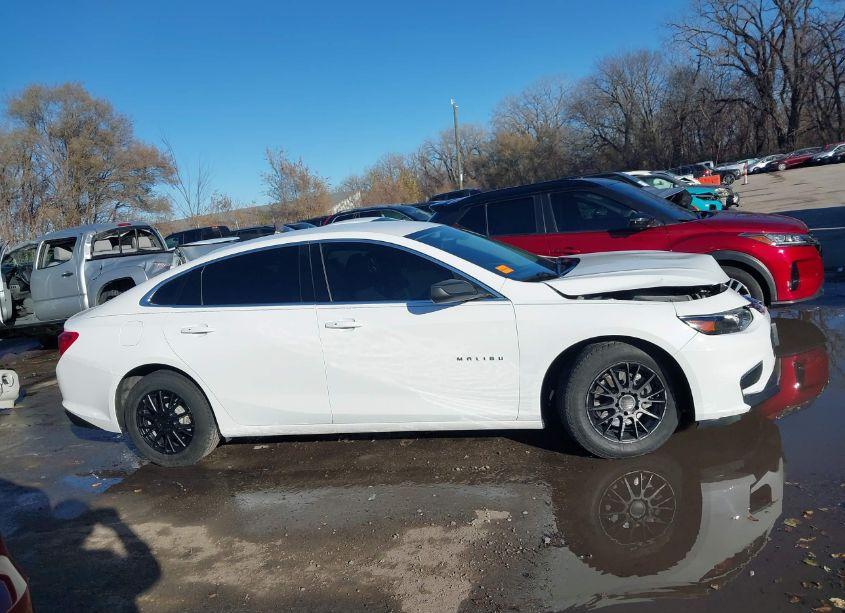 Photo 13 of 2017 Chevrolet Malibu LS (VIN 1G1ZB5ST8HF176561)