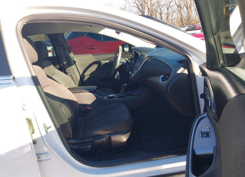 Photo 5 of 2017 Chevrolet Malibu LS (VIN 1G1ZB5ST8HF176561)