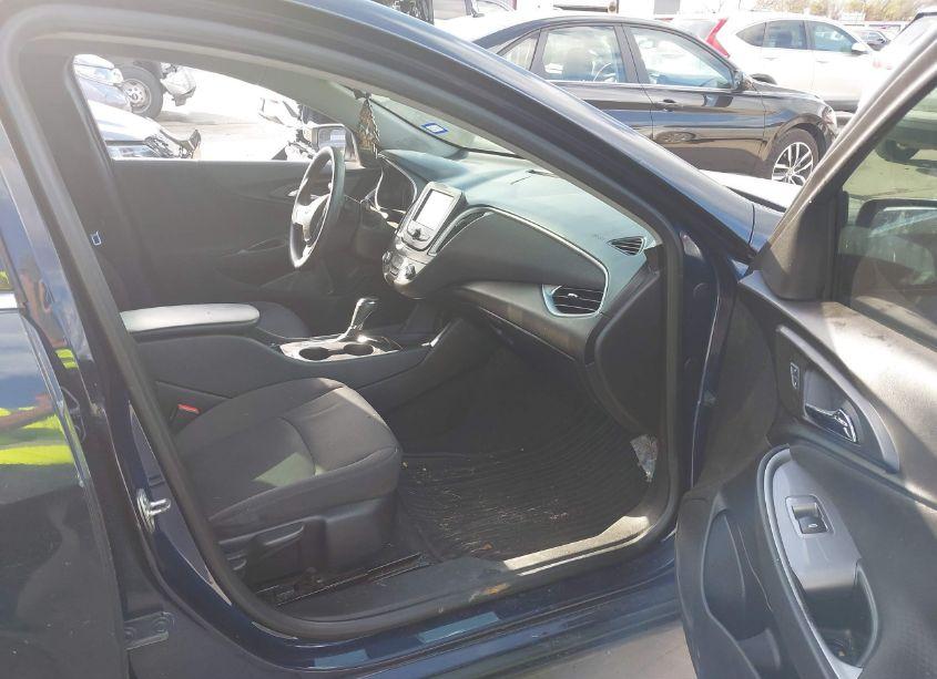 Photo 5 of 2017 Chevrolet Malibu LS (VIN 1G1ZB5ST8HF181355)