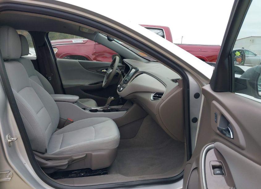 Photo 5 of 2017 Chevrolet Malibu LS (VIN 1G1ZB5ST8HF191352)